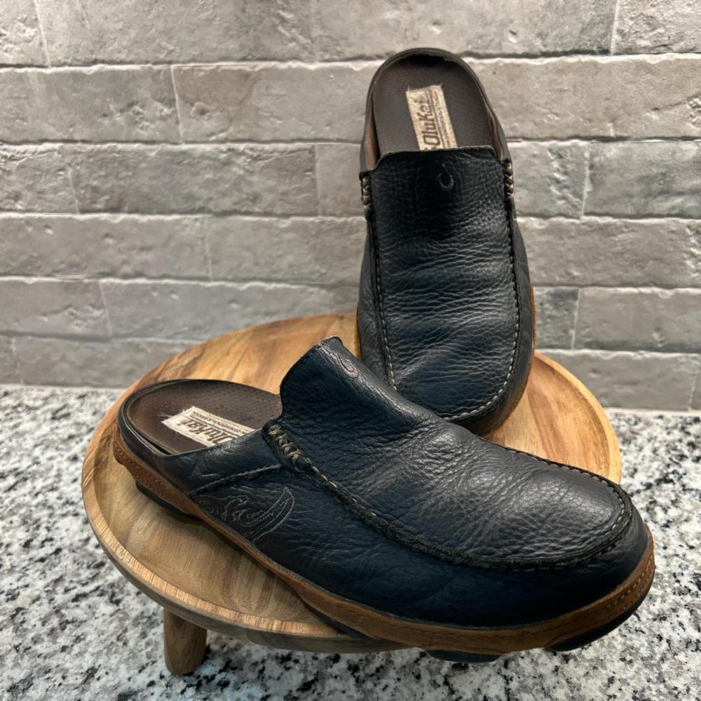 OluKai Black Leather Slip-On Loafers Classic Comfort